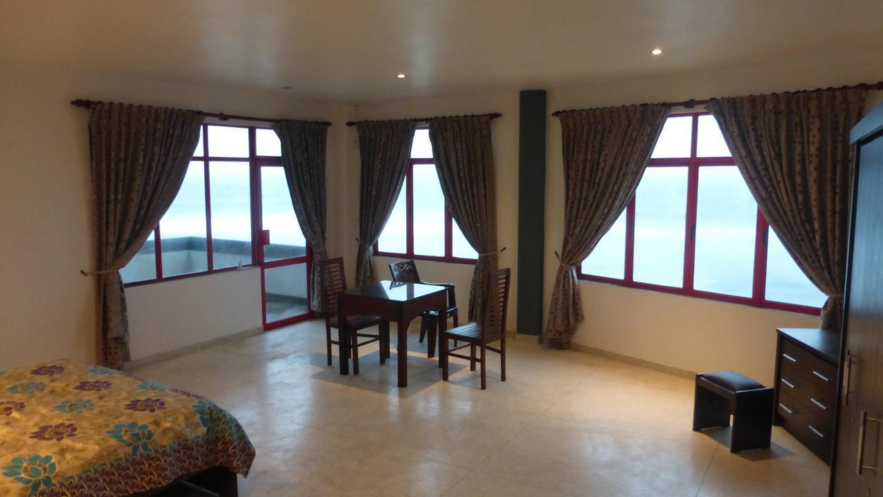 Ocean Reef Hotel Hikkaduwa Exterior foto