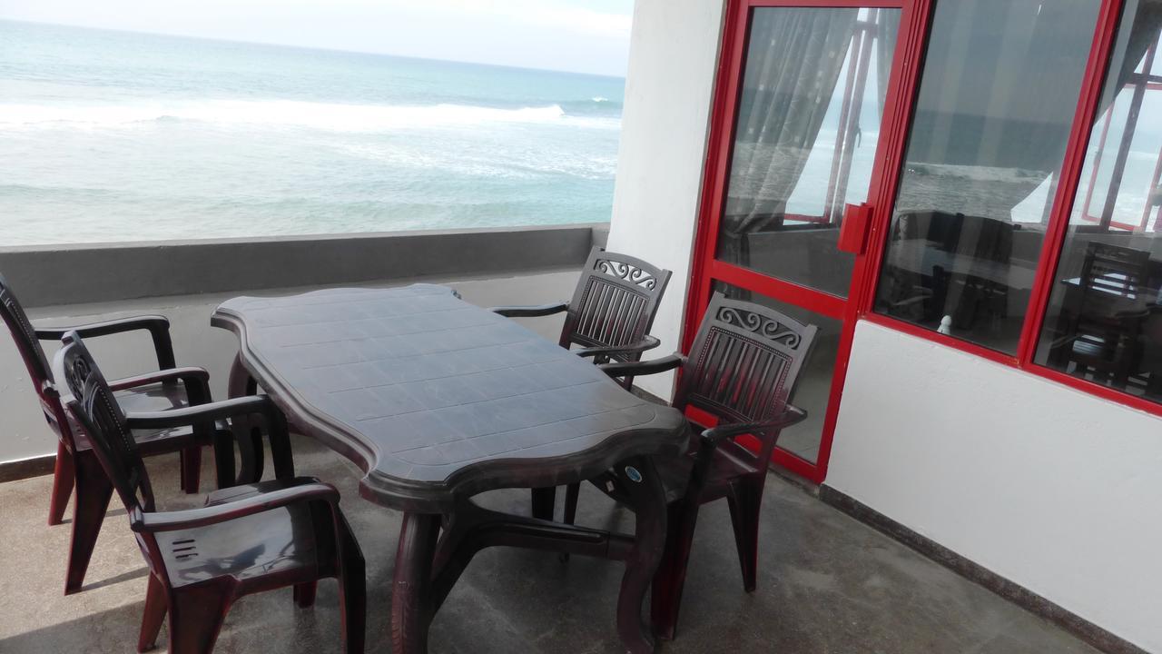 Ocean Reef Hotel Hikkaduwa Exterior foto